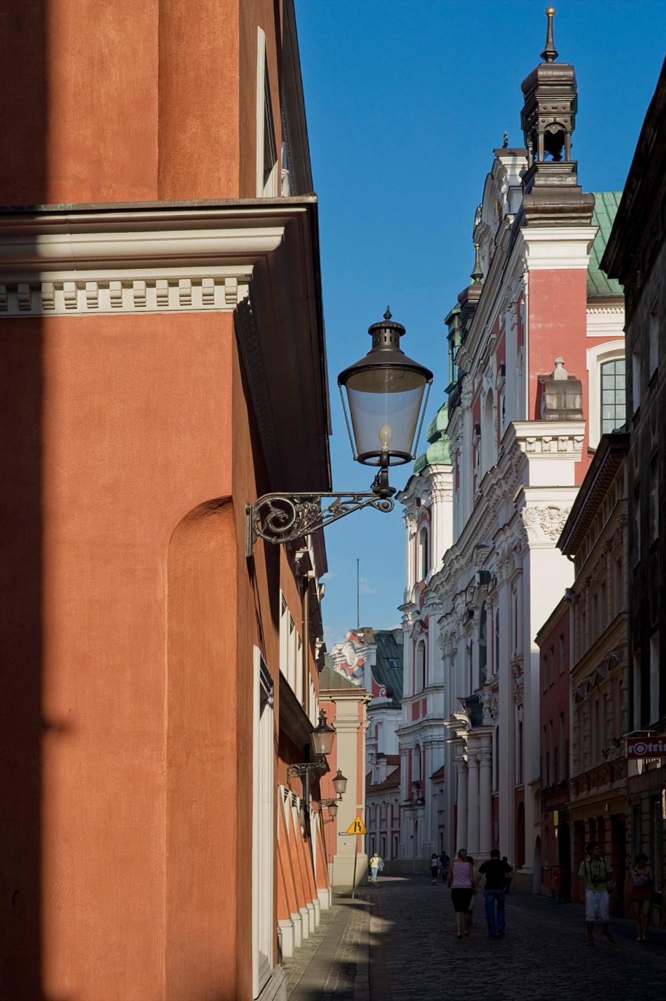 Отель Palazzo Rosso Old Town Познань Экстерьер фото